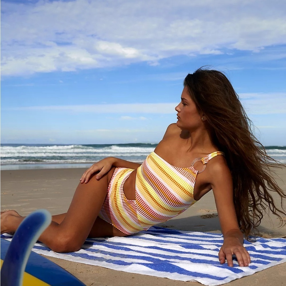 Solid & Striped Claudia Ribbed Cutout One Piece Size Medium fairy core grandma